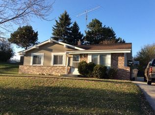 8624 W Greenbrook Dr, Milwaukee, WI 53224