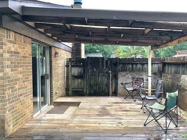 6313 Medearis Ct — Photo 13