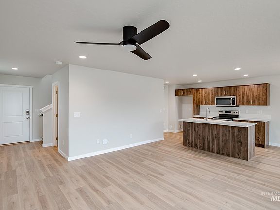 5th image of 2510 W Fallon Loop