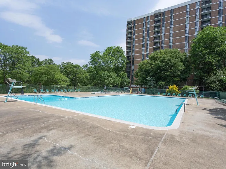 2300 Pimmit Dr #308W — Photo 42
