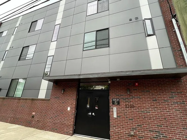 Brand New Modern Apartments — Photo 7