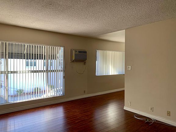 4th image of 200 N Louise St APT 3