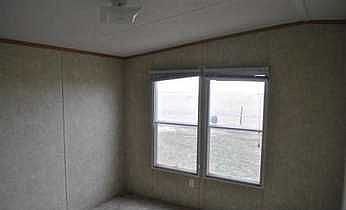 3rd image of 15201 S Western St