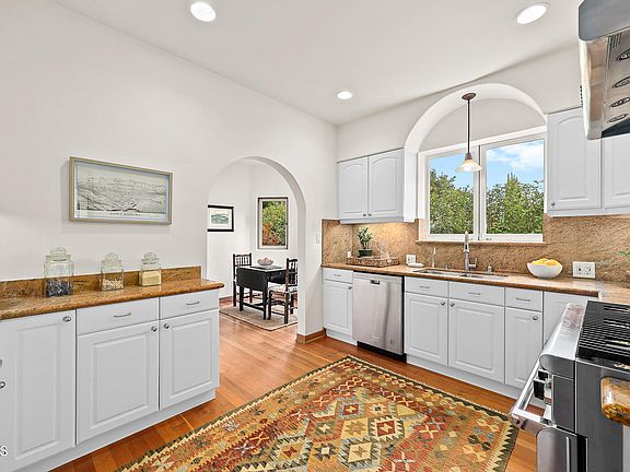 4th image of 2135 E Orange Grove Blvd