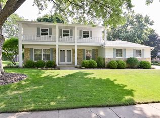 5916 Glenwood Dr, Greendale, WI 53129