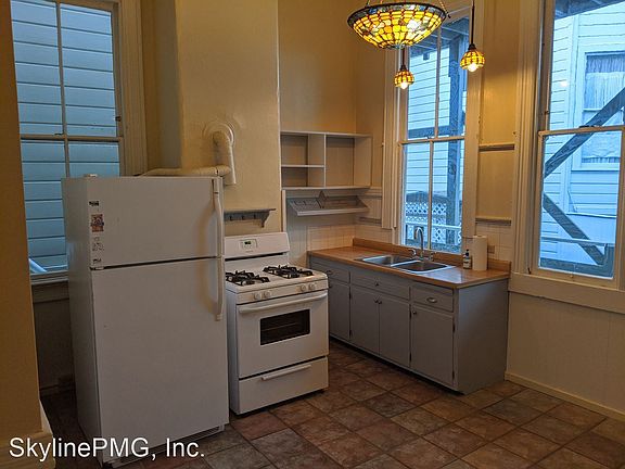 2nd image of 726 Broderick St