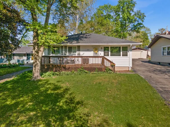 827 Elm Ave, Geneva, IL 60134