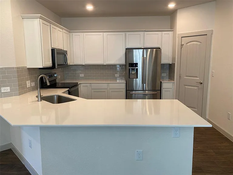 3117 Bragg Pl — Photo 3