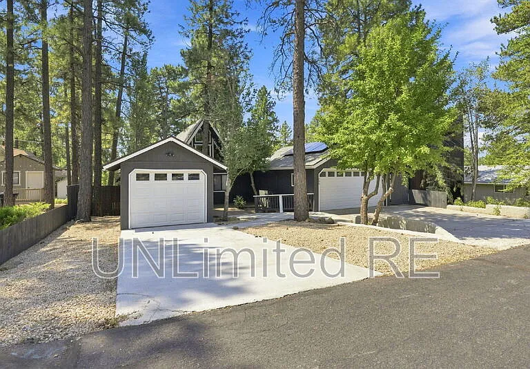795 E Reindeer Dr — Photo 2