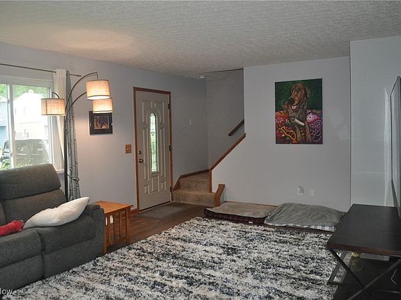 3rd image of 265 Parkway Dr