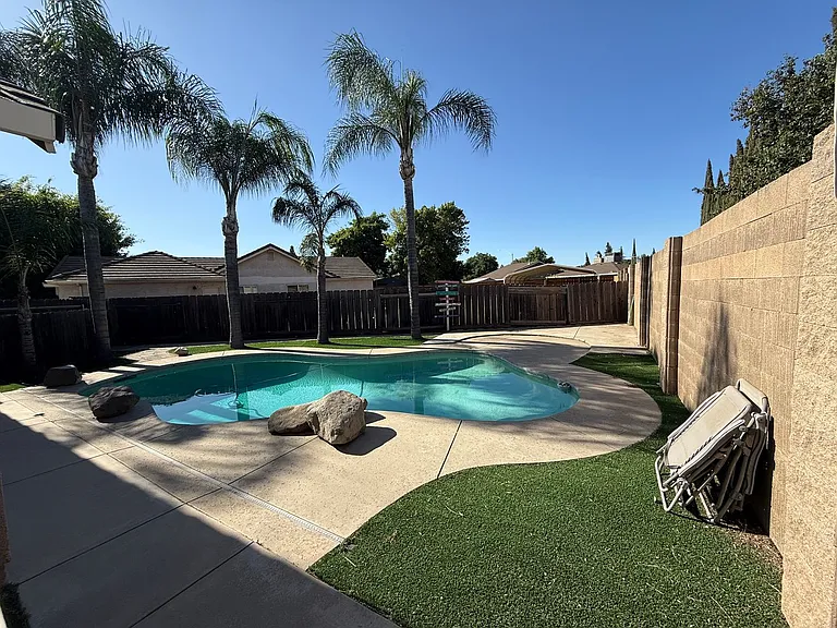 1501 Shiprock Ct — Photo 36