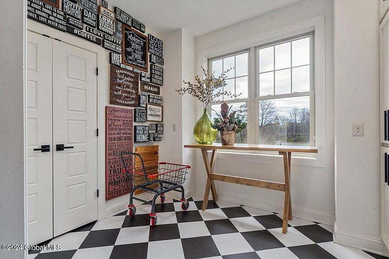 3rd image of 4 Brookhaven Court