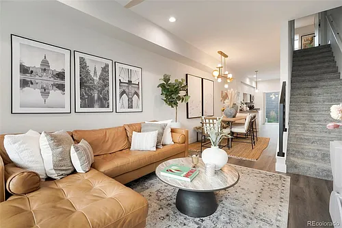 1082 King St Photo 1