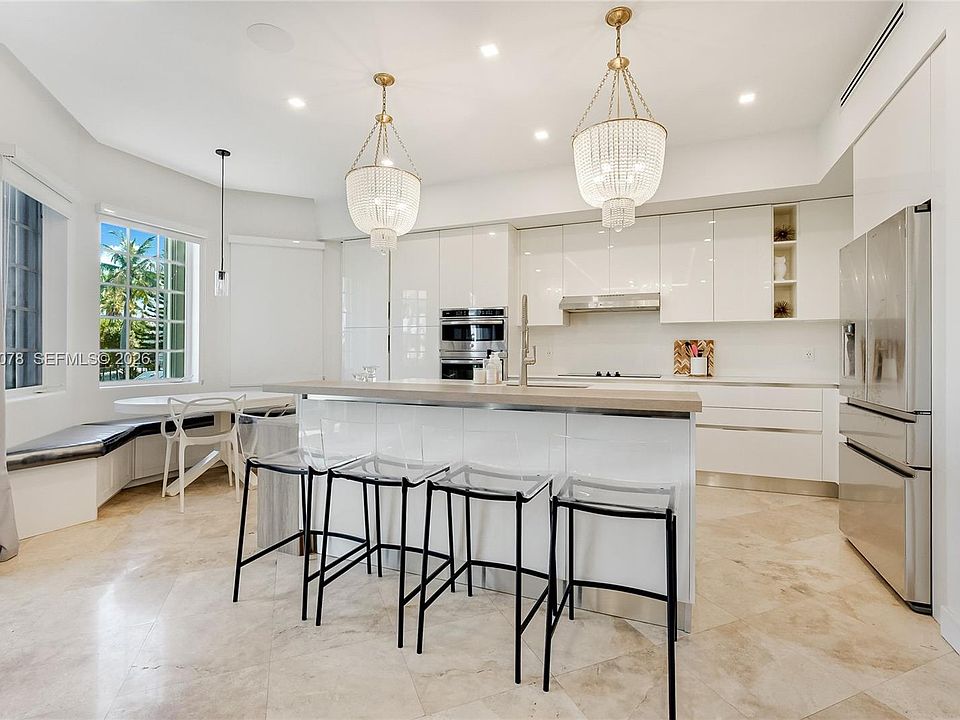 1st image of 20765 NE 32nd Ave