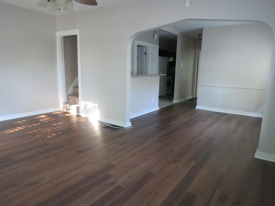 Living Room & Dining Area