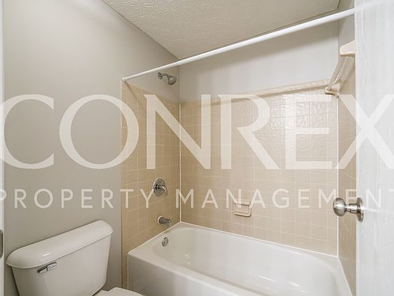 3rd image of 3707 Dinsmore Castle Dr