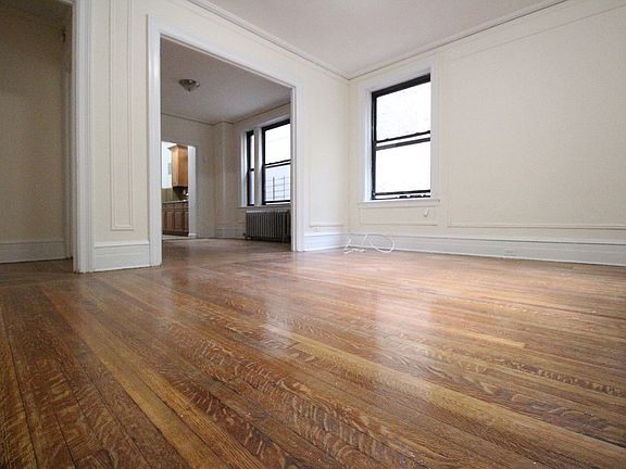 2nd image of 124 W 72nd St #2