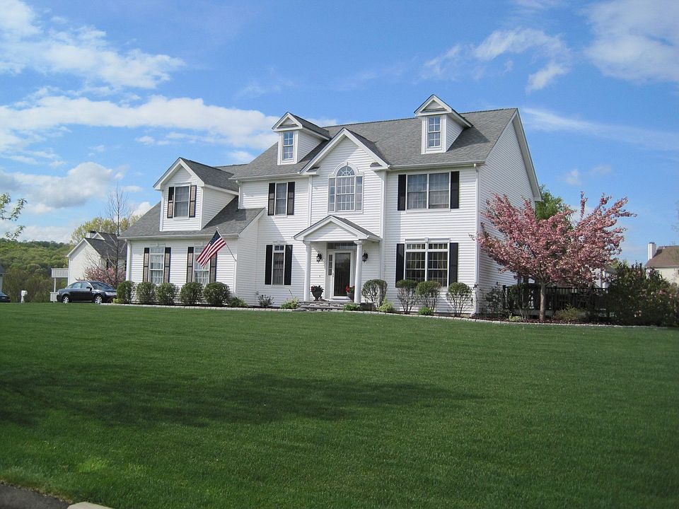 50 Masters Lane ~ Great River Golf Estates