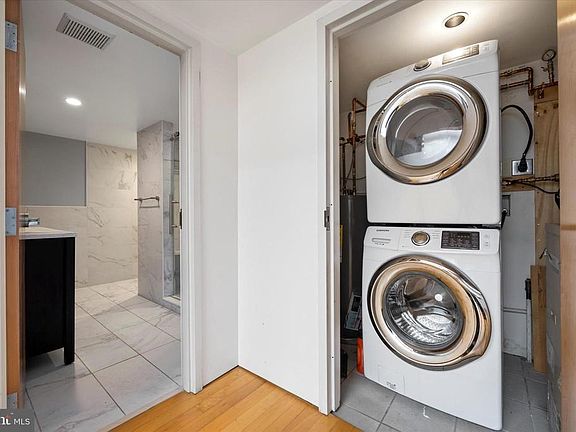 4th image of 1215 Wood St APT 4