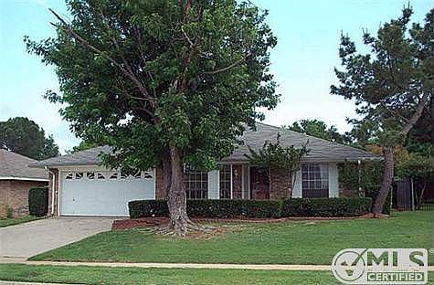 1st image of 500 Bayberry Ln