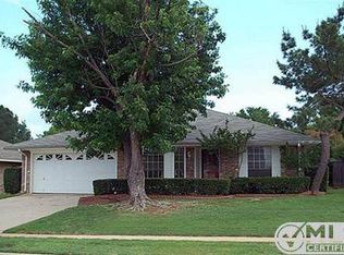 500 Bayberry Ln, Euless, TX 76039