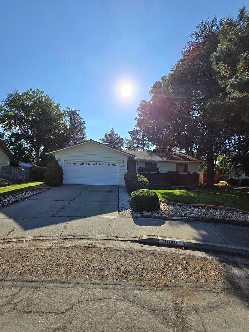 3042 Shari Way photo 1