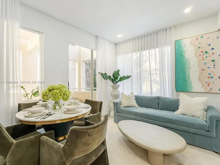 100 Collins Ave #202 — Photo 2