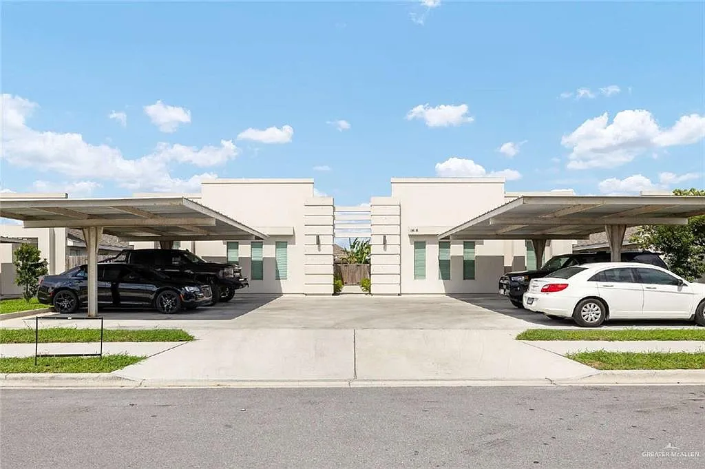 2 bed, 2.0 bath, 985 sqft, $1,075 — Photo 2