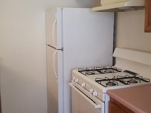3rd image of 5038 Laurel Canyon Blvd APT 302