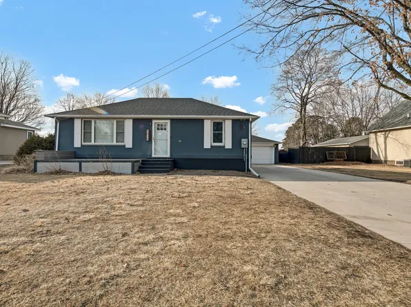 1014 W Lyon Ave, Lake City, MN 55041