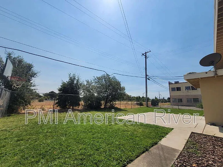 7147 Bacchini Ave — Photo 13