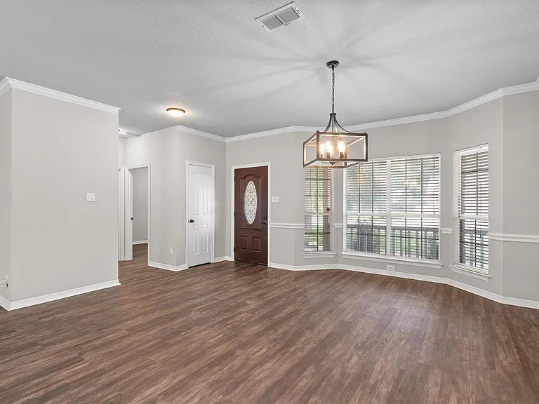 2900 Brandy Ln — Photo 4