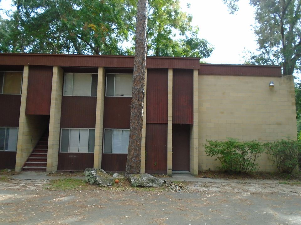 1st image of 300 NW 20th Ave APT 1
