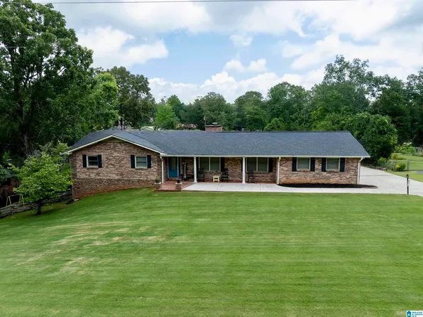 1027 Creek Trl, Anniston, AL 36206