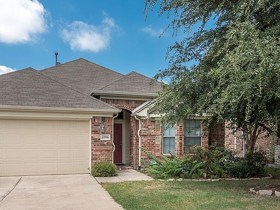 2nd image of 2753 Laurel Oak Dr