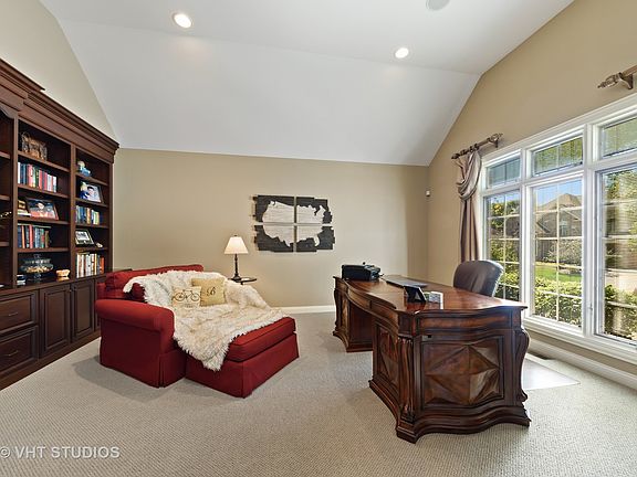 4th image of 730 John Ct
