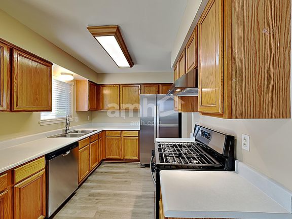 3rd image of 14129 S Manassas Ln