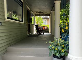 2525 NE Knott St, Portland, OR 97212