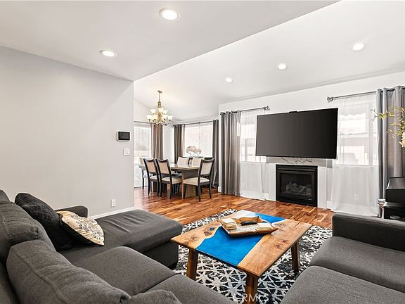 2nd image of 10550 Sunland Blvd Unit 7