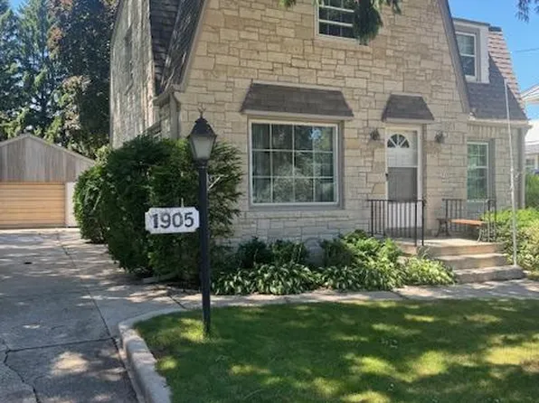 1905 East Leroy AVENUE, Saint Francis, WI 53235