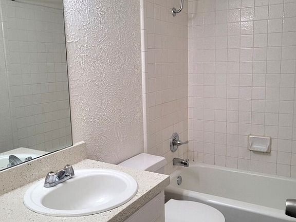 5th image of 4220 Cole Ave #103