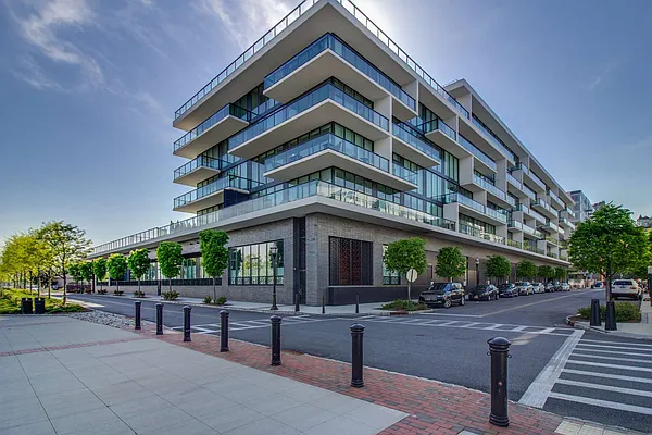 Sold by Nestseekers | media 11