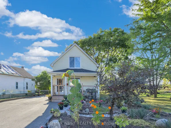 1045 Wellington Ave, Windsor, ON N9A 5K2
