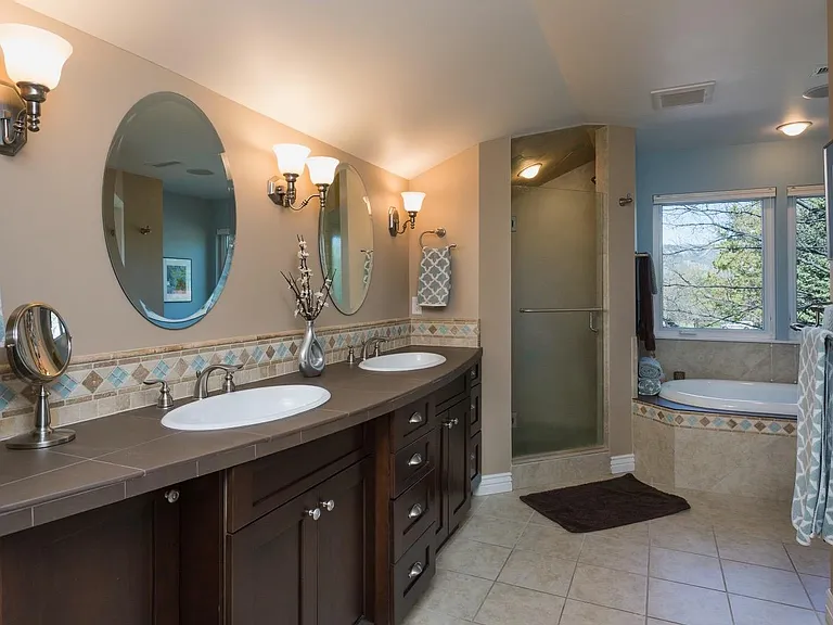 8 Aquarius Pl — Photo 13