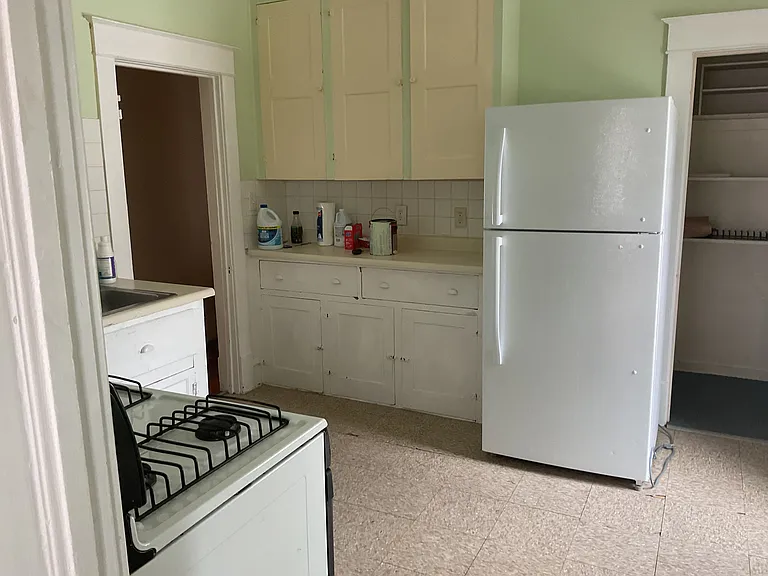 27 Diamond Ave SE #2 — Photo 4