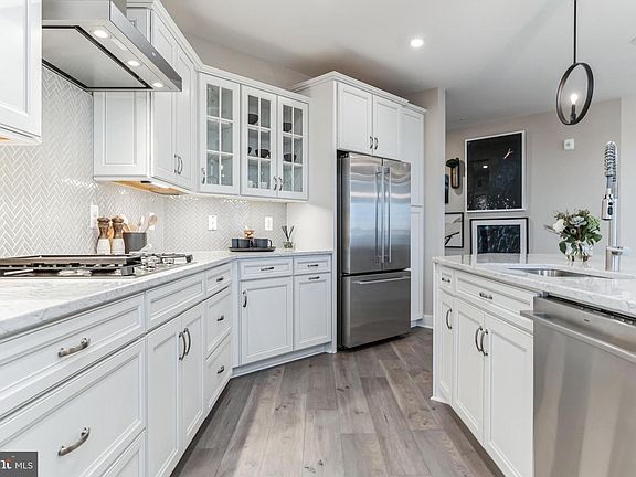 5th image of 110 Boatswain Way #3044
