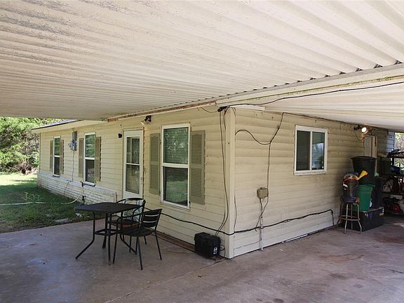2nd image of 501 Carver St