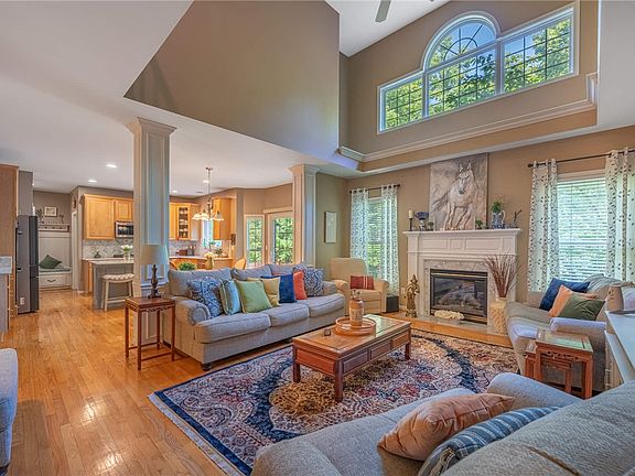 3rd image of 1717 Heritage Lake Dr