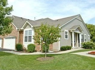 129 Briarwood Dr, Gilberts, IL 60136