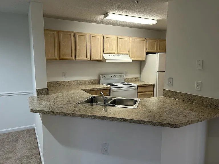 Wesley St. Claire Apartments at Lawrenceville — Photo 188
